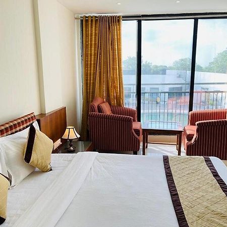 Om Sanctuary Resort By Pinks Hospitality Rupawati ภายนอก รูปภาพ