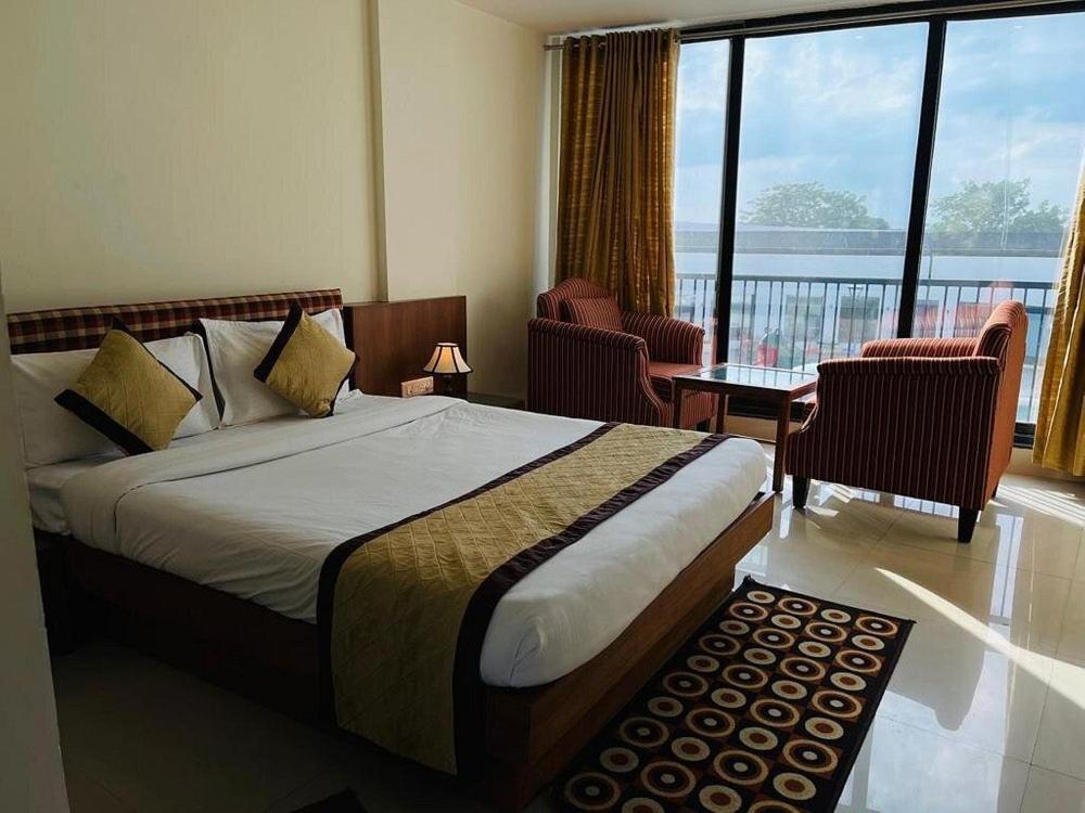 Om Sanctuary Resort By Pinks Hospitality Rupawati ภายนอก รูปภาพ
